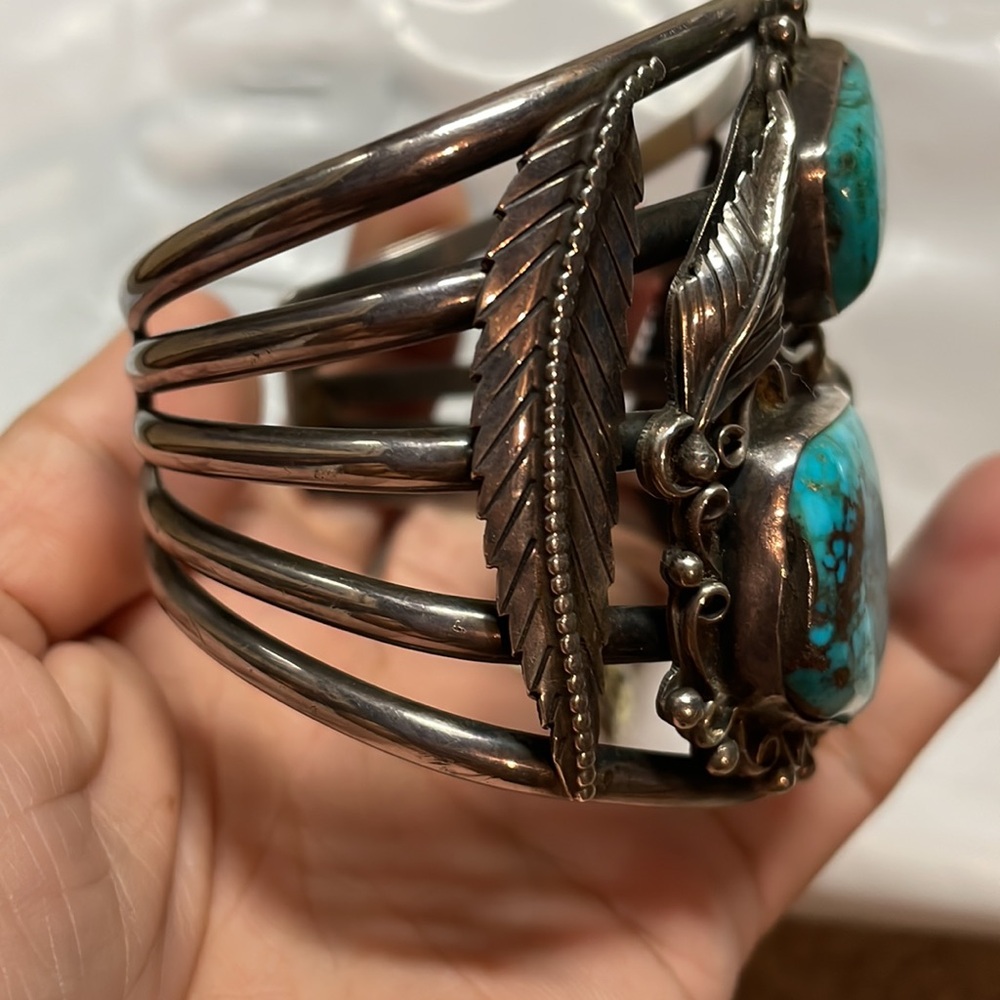 Vintage huge Signed Sterling Navajo Feather Cuff bracelet with turquoise - Picture 2 of 13